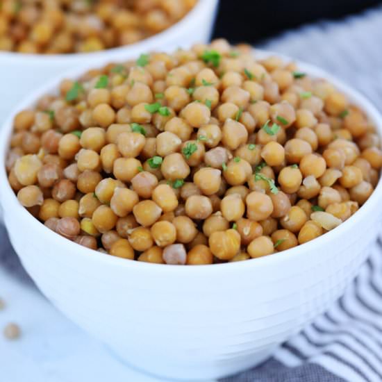 Instant Pot Chickpeas - Recipe photo by peasandpeonies