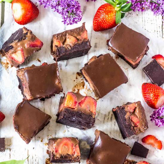 Brownie Strawberry Chocolate Bars - Recipe photo by Blondie-ish at kitchen