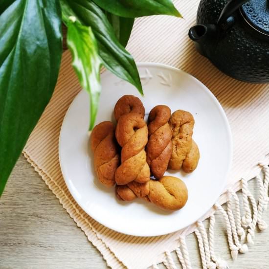 Sugar free Greek koulourakia - Recipe photo by akamatra