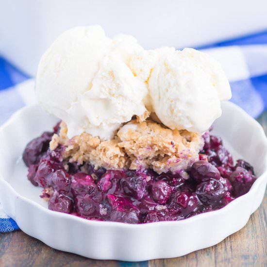 Easy Blueberry Cobbler - Recipe photo by pumpkinnspice