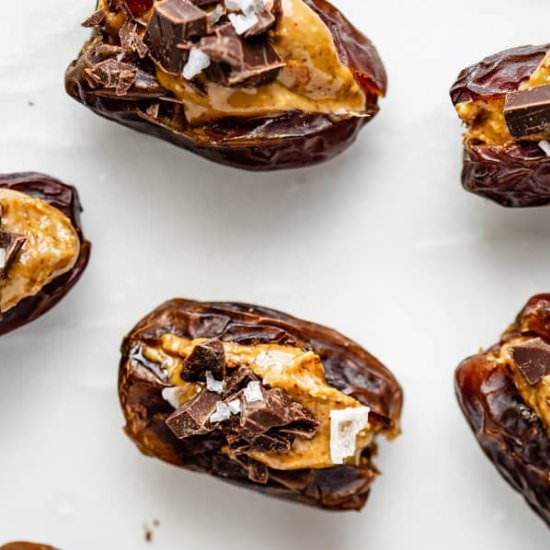Almond butter stuffed dates - Recipe photo by choosingchia