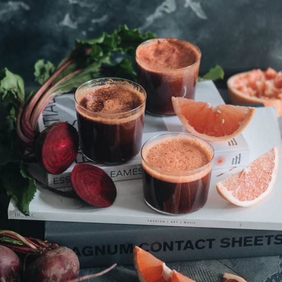 4-Ingredient Beet Smoothie - Recipe photo by gastroplant