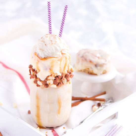 Cinnamon Roll Milkshake - Recipe photo by A baJillian Recipes