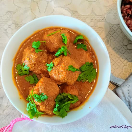 Chicken meatballs in curry - Recipe photo by Sheeba@gohealthy