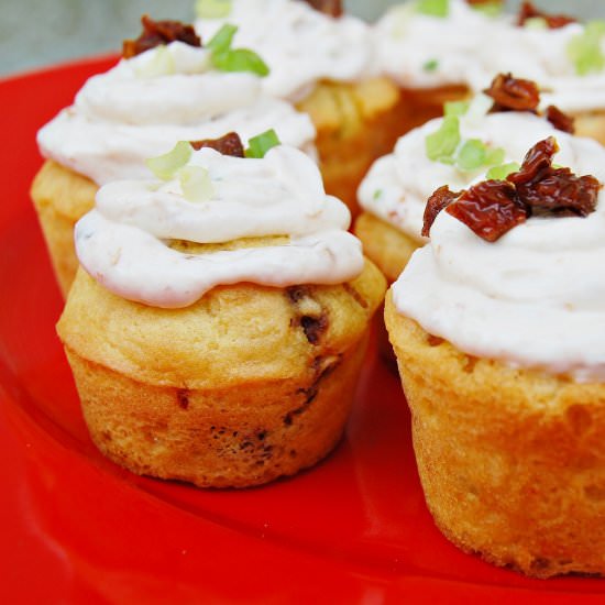 Sun-Dried Tomato Mini Muffins - Recipe photo by cookandfeed