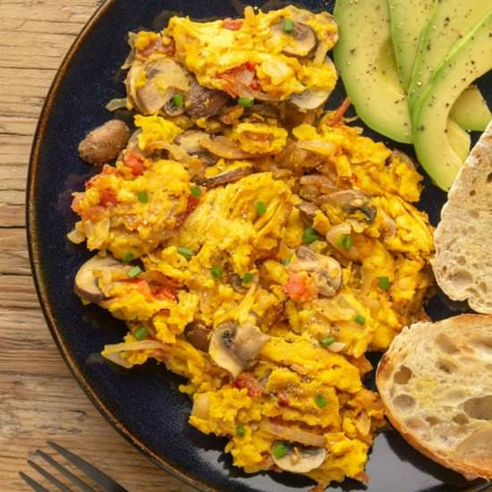 Vegan Scrambled Eggs - Recipe photo by lovingitvegan