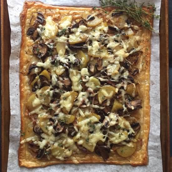 Easy Tart with Caramelized Onions - Recipe photo by marilenaskitchen