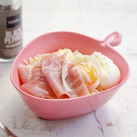 Instant Noodles with Ham & Cheese - Recipe photo by Hungry PeePor