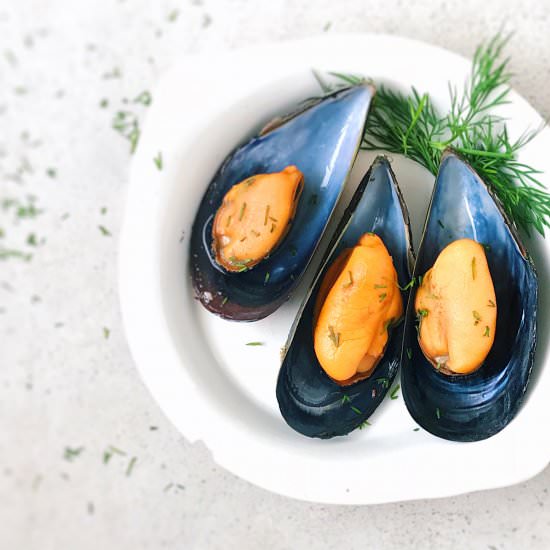STEAM MUSSELS WITH VINAIGRETTE - Recipe photo by deliciousspanishfood