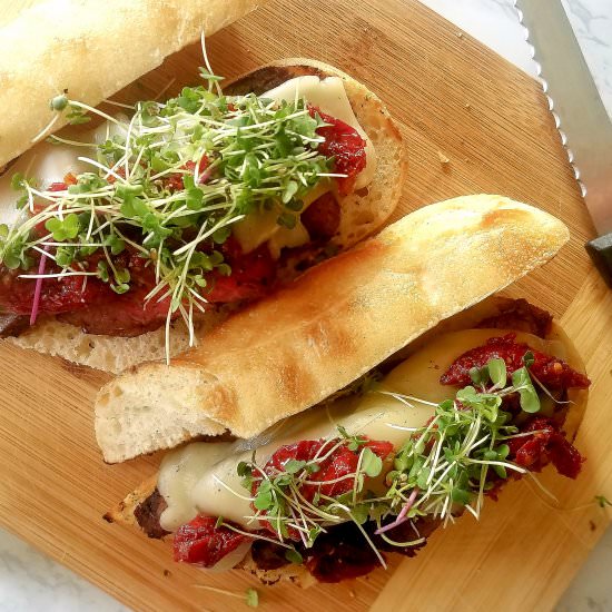 Grilled Steak & Havarti Sandwiches - Recipe photo by GradFood
