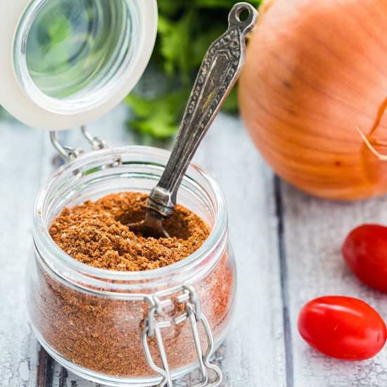 Homemade Taco Seasoning - Recipe photo by MakeAheadMealMom