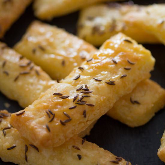 Homemade Cheese Crackers - Recipe photo by adinutza