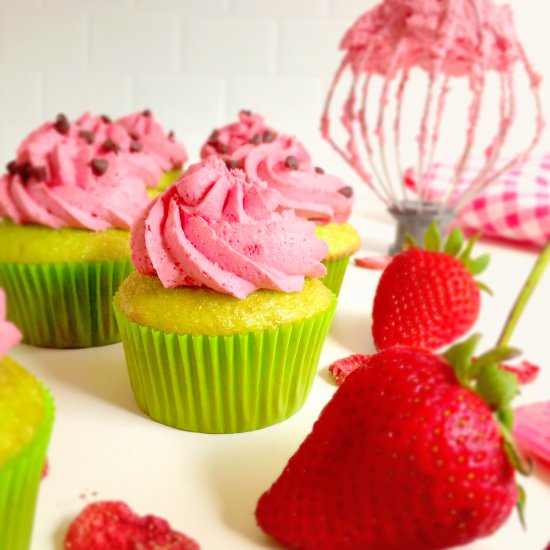 Sugar Free Strawberry Frosting - Recipe photo by Theyummymuffin