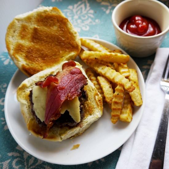 The Perfect Burger - Recipe photo by Rootsliving