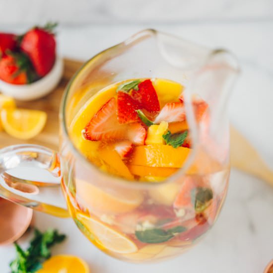 3 Step Skinny Sangria - Recipe photo by katerinaseigel