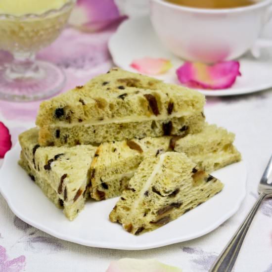 Raisin bread sandwiches - Recipe photo by Culinaire bagage