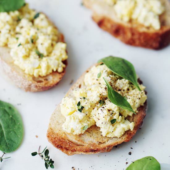 Egg salad sandwich with a twist - Recipe photo by Muy Delish