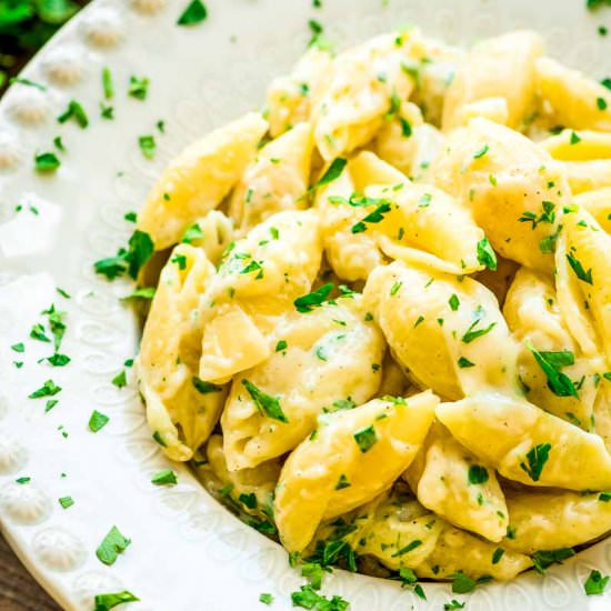 Cheesy Garlic Butter Noodles - Recipe photo by julieseatsandtreats