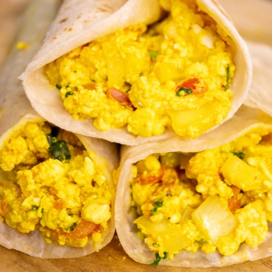 Tofu scramble burrito mexican - Recipe photo by rockandvegan