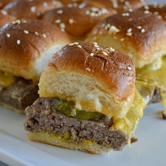 Easy Baked Cheeseburger Sliders - Recipe photo by thisdelicioushouse