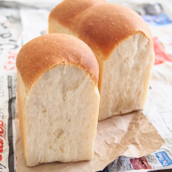 Soft Spelt Sourdough Bread - Recipe photo by Bake With Paws