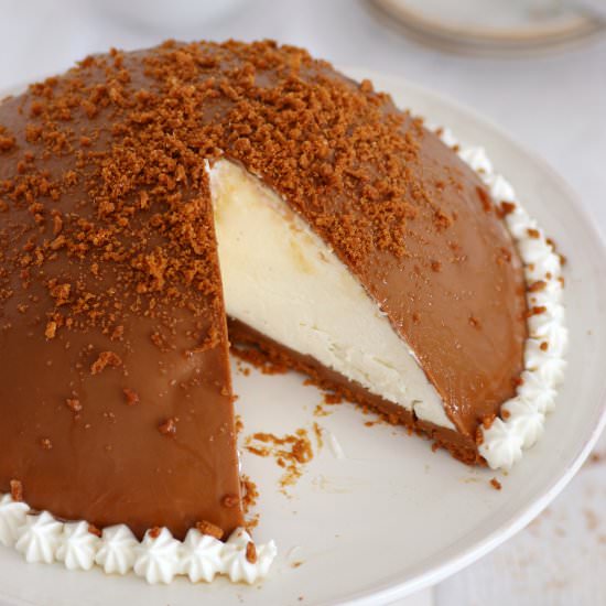 No Bake Biscoff Cheesecake Bomb - Recipe photo by lilcookieblog