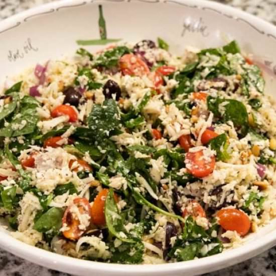 HOW TO MAKE CAULIFLOWER RICE - Recipe photo by healnourishgrow