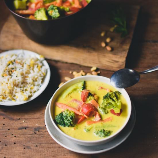 Peanut vegan creamy curry - Recipe photo by curryandlove