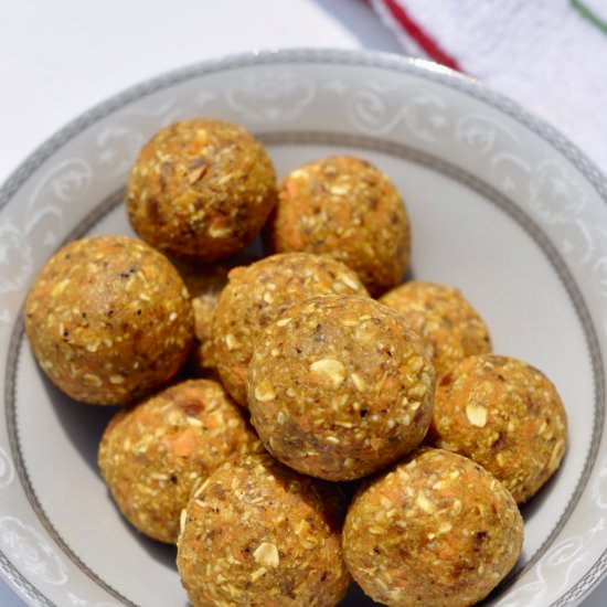 Carrot Cake Energy Bites - Recipe photo by Antonet