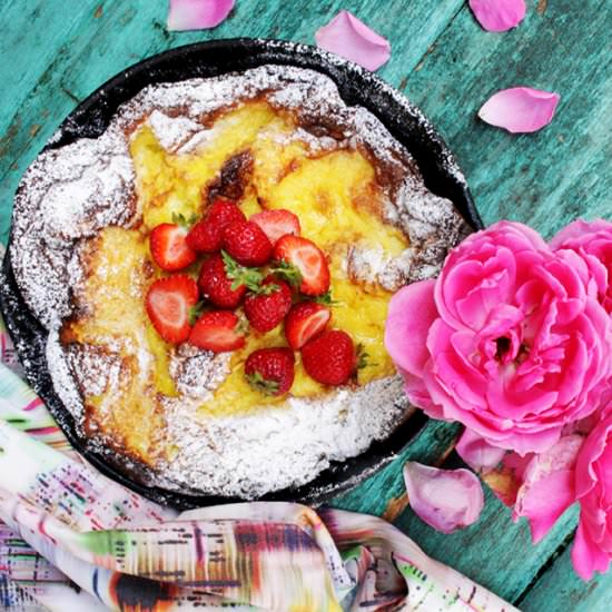 Dutch baby pancake - Recipe photo by micky apostu