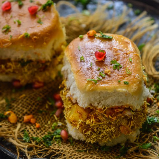 Kutchi Dabeli - Recipe photo by Whiskaffair
