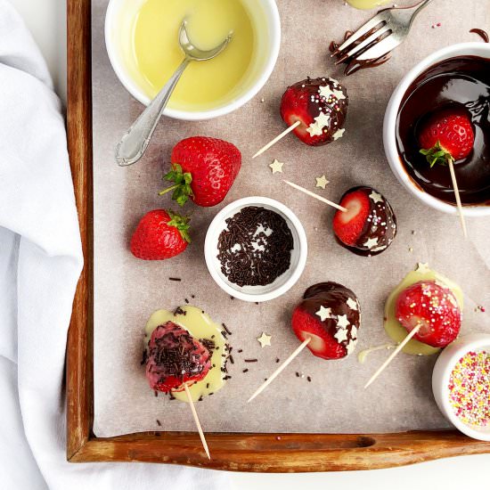 Strawberries Dipped in Chocolate - Recipe photo by Allkitchencolours