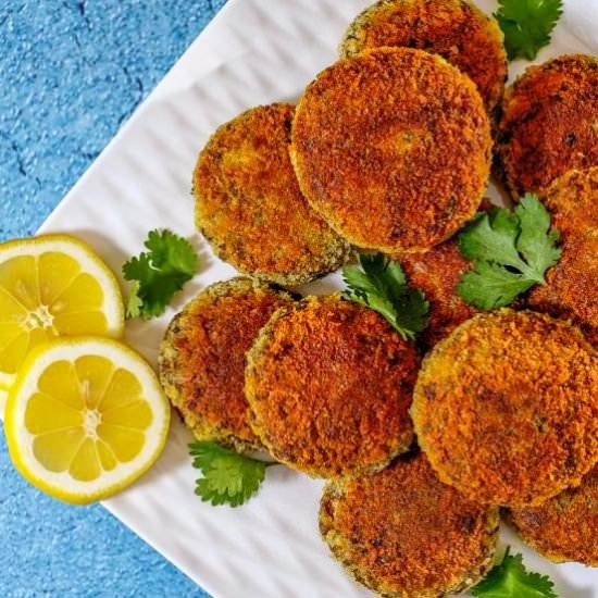 MEAT PATTIES WITH POTATOES - Recipe photo by thedeliciouscrescent