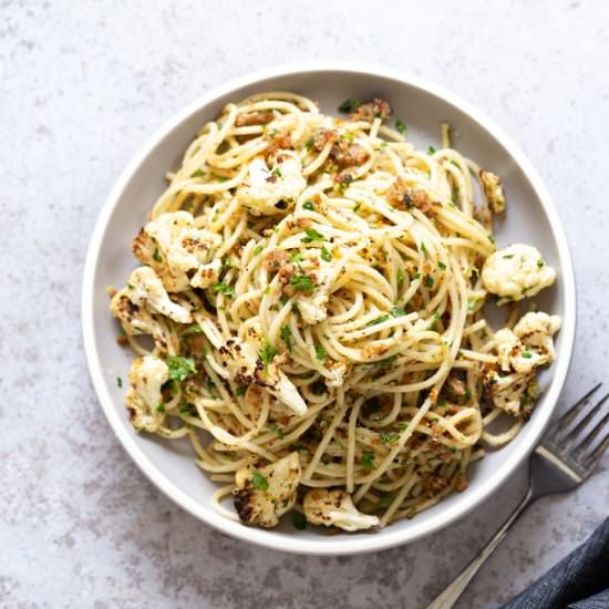 Spaghetti with toasted garlic - Recipe photo by richa