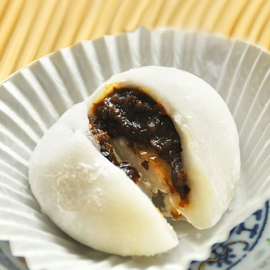 Daifuku Mochi with Red Bean Filling - Recipe photo by Pisang Susu
