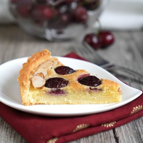 Cherry Tart with Almond Cream - Recipe photo by dessarts