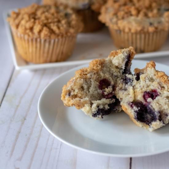 Vegan Blueberry Crumble Muffins - Recipe photo by 86Eats