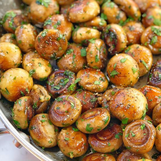 Garlic Butter Mushrooms - Recipe photo by chef not required