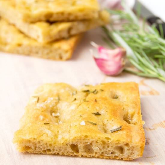 1-HOUR no-knead Italian focaccia - Recipe photo by The clever meal