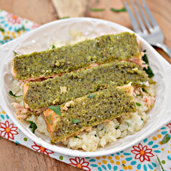 KETO PESTO SALMON BOWL - Recipe photo by Stylish Cravings