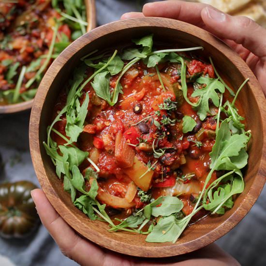 Mediterranean Vegetable Bean Stew - Recipe photo by veggi.es