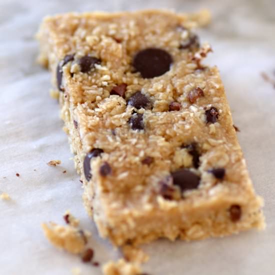 Peanut Butter Energy Bars - Recipe photo by lilcookieblog