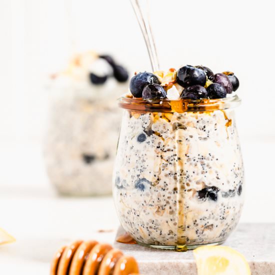 Lemon Poppy Seed Overnight Oats - Recipe photo by thefitpeach