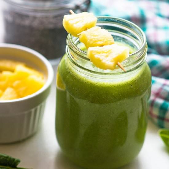 Spinach pineapple smoothie - Recipe photo by thatgirlcookshealthy