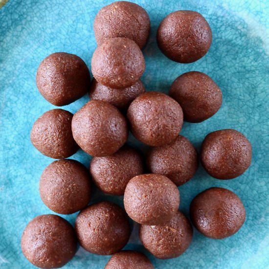 Vegan Protein Balls (Gluten-Free) - Recipe photo by rhiansrecipes