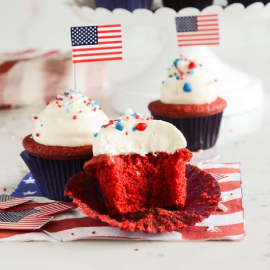 July 4th Red Velvet Cupcakes - Recipe photo by TheCakeChica