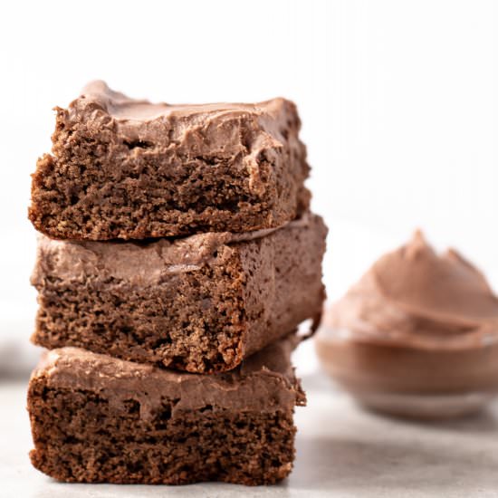 frosted brownie blondies - Recipe photo by butter and bliss