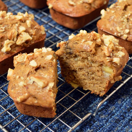 Mini Walnut Banana Bread Loaves - Recipe photo by Jaja Bakes
