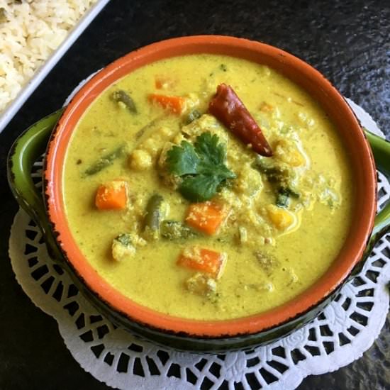 Tamil Style Vegetable Kurma - Recipe photo by CurryandVanilla