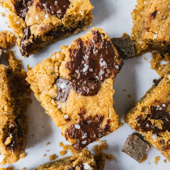 CHOCOLATE CHIP COOKIE BLONDIE BARS - Recipe photo by Shuangys Kitchensink